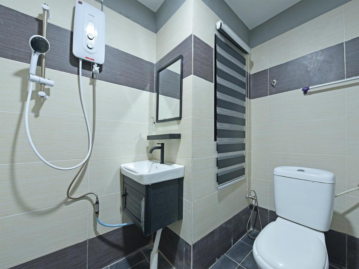 Oyo 90594 Hotel Casalink Paka Екстериор снимка